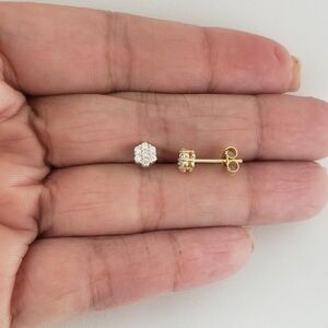 18K Gold Flower Stud Earrings